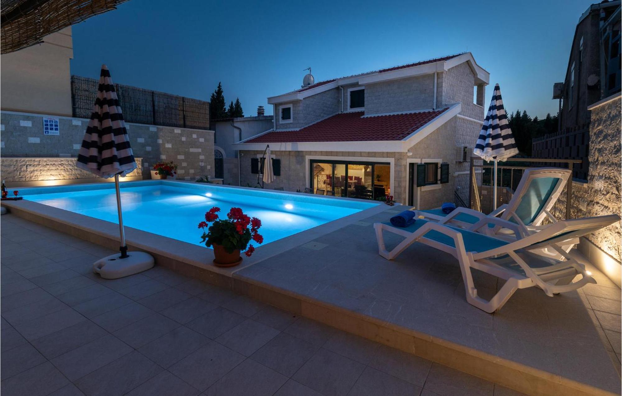 Lovely Home In Klek With House A Panoramic View Exterior photo