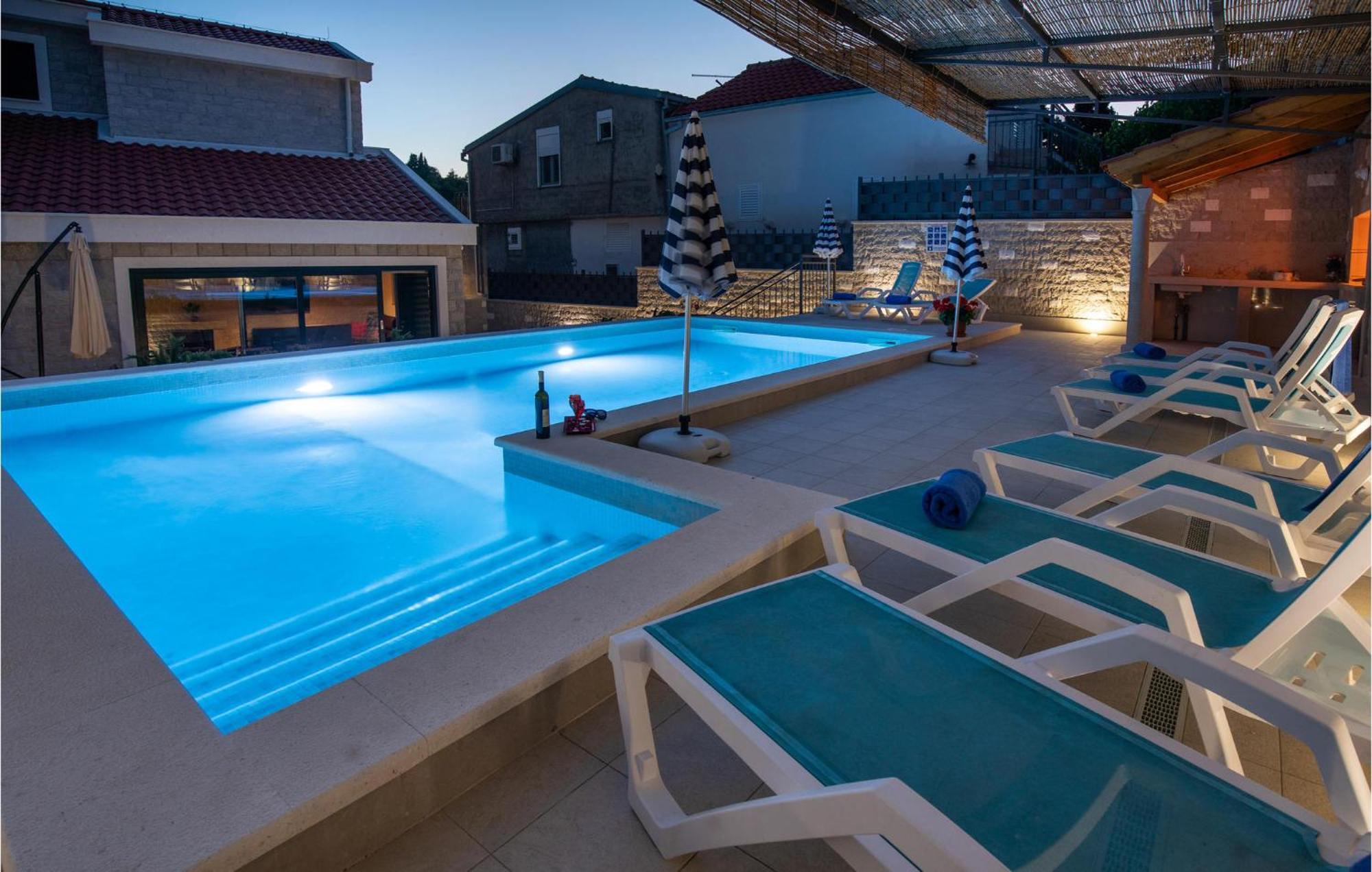 Lovely Home In Klek With House A Panoramic View Exterior photo